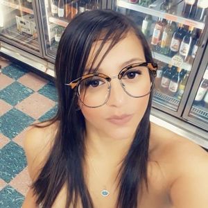 Meet your Posher, Ada